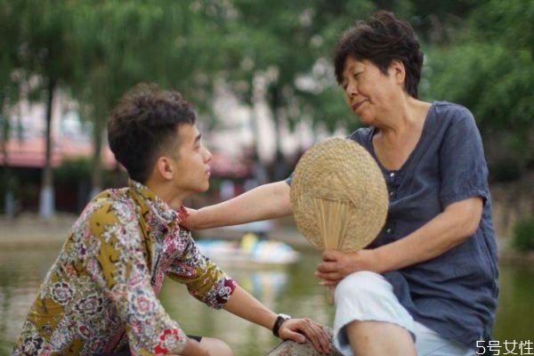 第一次去女友家要怎么表現(xiàn) 怎么贏的女友父母喜愛(ài) 第一次去女友家要怎么表現(xiàn) 怎么贏的女友父母喜愛(ài)