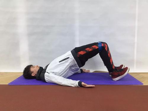 健身球如何提臀 提臀小技巧有哪些 健身球如何提臀 提臀小技巧有哪些