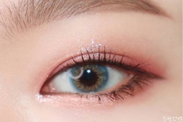 蜜桃色眼妝教程 蜜桃色眼妝怎么畫好看 蜜桃色眼妝教程 蜜桃色眼妝怎么畫好看