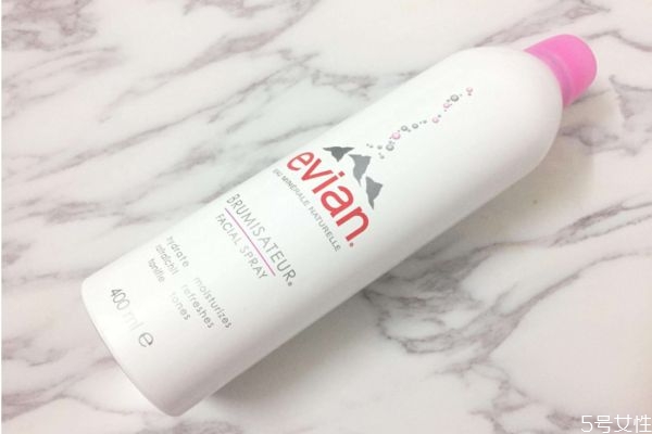 依云噴霧可以喝嗎 依云噴霧可以天天用嗎 依云噴霧可以喝嗎 依云噴霧可以天天用嗎