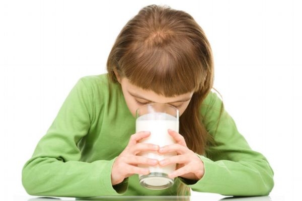 空腹可以喝牛奶嗎 喝牛奶要注意 空腹可以喝牛奶嗎 喝牛奶要注意