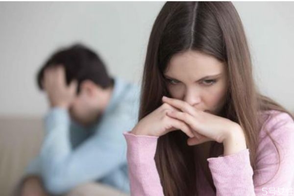 為什么丈夫不愿意親近你了 丈夫不和你親近的原因 為什么丈夫不愿意親近你了 丈夫不和你親近的原因