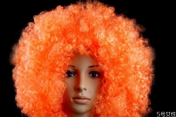 假發(fā)怎么清洗 假發(fā)不戴時如何存放 假發(fā)怎么清洗 假發(fā)不戴時如何存放