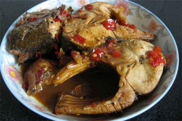 花鰱魚(yú)什么人不能吃 花鰱魚(yú)適合什么人吃