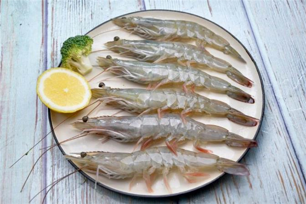 青蝦泡酒可以壯陽嗎 大青蝦泡酒的功效與作用 青蝦泡酒可以壯陽嗎 大青蝦泡酒的功效與作用