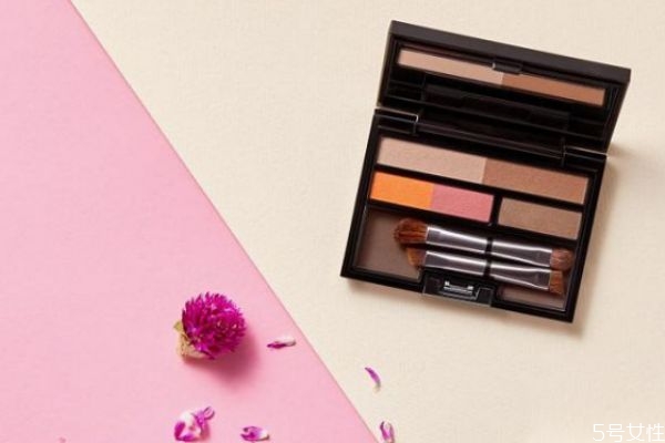 眉粉是用來(lái)干什么的 眉粉碎了怎么復(fù)原