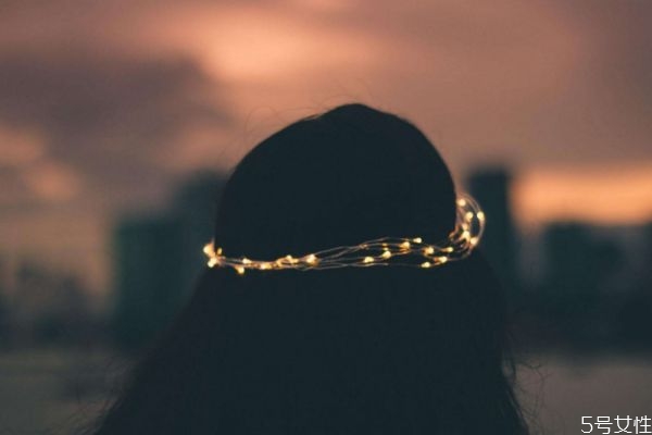 異地戀分手的幾率有多大 如何經(jīng)營異地戀 異地戀分手的幾率有多大 如何經(jīng)營異地戀