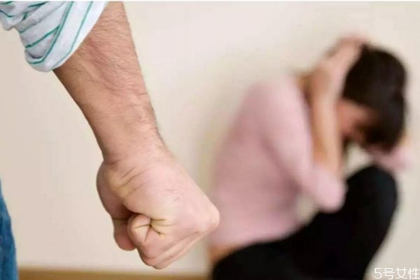 家暴可以容忍嗎 應(yīng)該怎么看待家暴 家暴可以容忍嗎 應(yīng)該怎么看待家暴