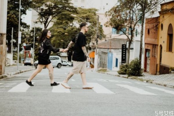 如何走出老公出軌 老公出軌怎樣走出痛苦 如何走出老公出軌 老公出軌怎樣走出痛苦