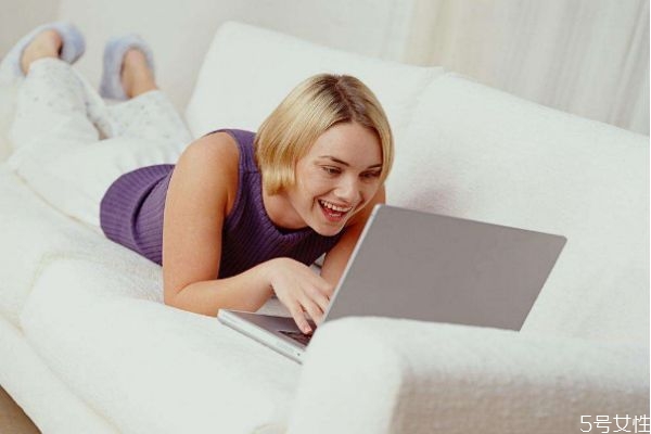 網(wǎng)戀可以信嗎 網(wǎng)戀是真的戀愛嗎 網(wǎng)戀可以信嗎 網(wǎng)戀是真的戀愛嗎