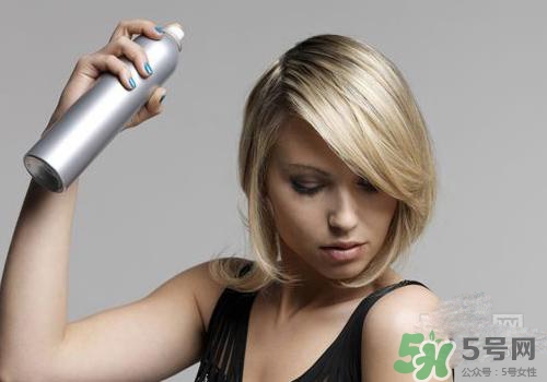 啫喱水和發(fā)蠟?zāi)膫€(gè)好？啫喱水和發(fā)蠟的區(qū)別