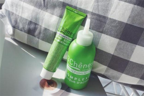 植物染發(fā)劑能染白頭發(fā)嗎 植物染發(fā)劑里有化學成分嗎