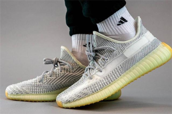 yeezy350灰天使真假對(duì)比 椰子350灰天使真假鑒定 yeezy350灰天使真假對(duì)比 椰子350灰天使真假鑒定