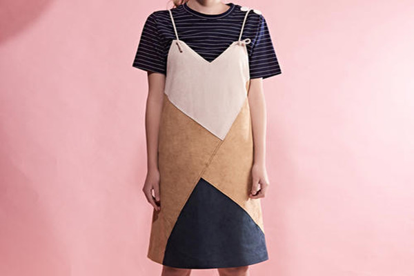 吊帶裙怎么疊穿 吊帶裙疊穿的方法 吊帶裙怎么疊穿 吊帶裙疊穿的方法