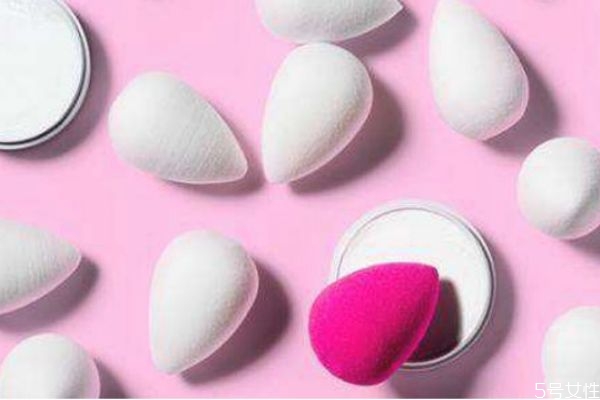 刷子好用還是美妝蛋 化妝刷好還是海綿蛋好 刷子好用還是美妝蛋 化妝刷好還是海綿蛋好