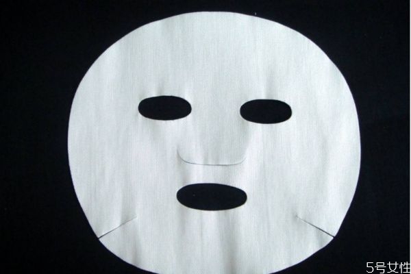 面膜變黃是怎么造成的 為什么面膜會(huì)變黃 面膜變黃是怎么造成的 為什么面膜會(huì)變黃