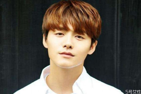 為什么雙魚座男生容易花心 雙魚座男生花心的原因 為什么雙魚座男生容易花心 雙魚座男生花心的原因