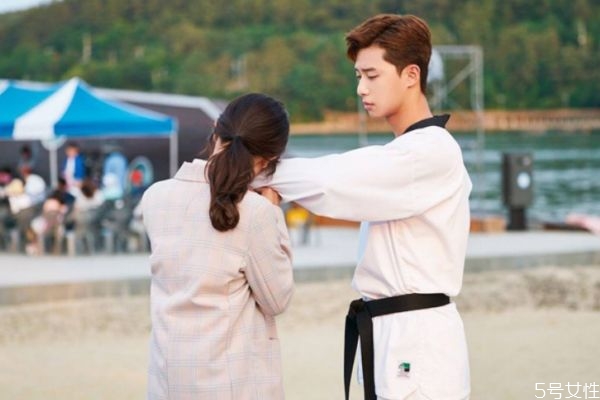 男朋友愛撒嬌說明什么 有個會撒嬌的男友是種什么體驗 男朋友愛撒嬌說明什么 有個會撒嬌的男友是種什么體驗