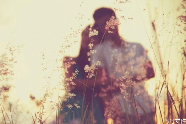 如何度過戀愛磨合期 戀愛磨合期應(yīng)該怎么度過 如何度過戀愛磨合期 戀愛磨合期應(yīng)該怎么度過