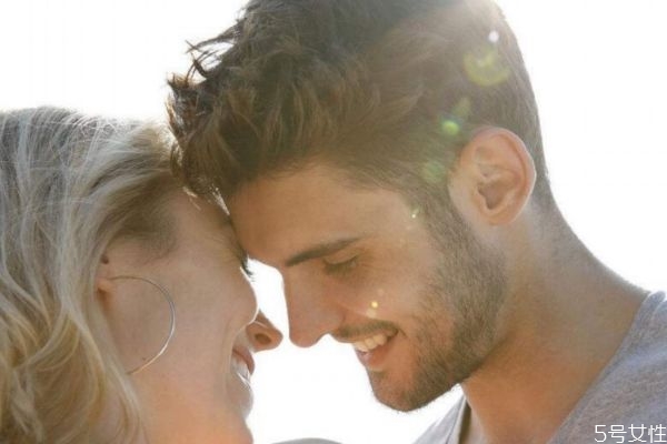 如何度過戀愛磨合期 戀愛磨合期應(yīng)該怎么度過 如何度過戀愛磨合期 戀愛磨合期應(yīng)該怎么度過