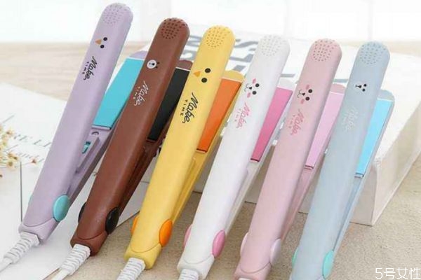 卷發(fā)棒怎么用不傷頭發(fā) 經(jīng)常用卷發(fā)棒的危害 卷發(fā)棒怎么用不傷頭發(fā) 經(jīng)常用卷發(fā)棒的危害