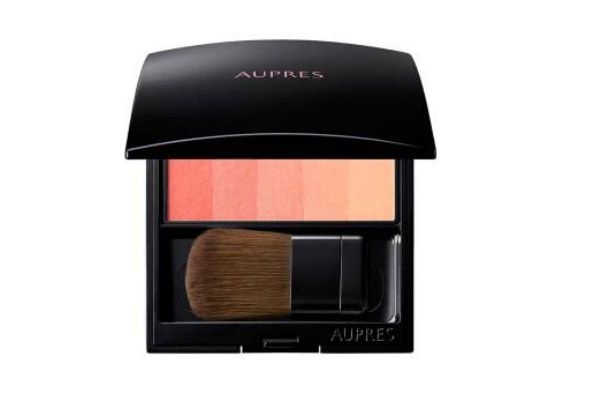 腮紅打多了如何補(bǔ)救 腮紅打多了該怎么處理 腮紅打多了如何補(bǔ)救 腮紅打多了該怎么處理