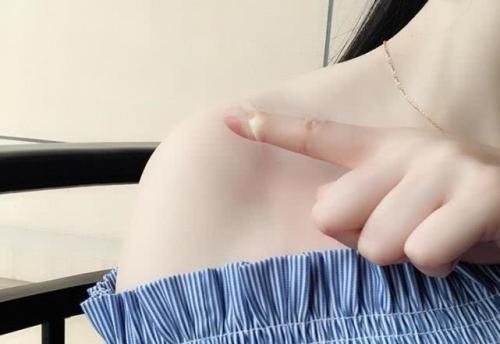 透明肩帶發(fā)黃怎么辦 透明肩帶發(fā)黃怎么處理 透明肩帶發(fā)黃怎么辦 透明肩帶發(fā)黃怎么處理