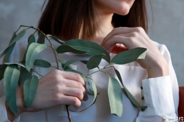 婚姻中一旦出軌還能繼續(xù)嗎 婚姻可以容許存在出軌嗎 婚姻中一旦出軌還能繼續(xù)嗎 婚姻可以容許存在出軌嗎