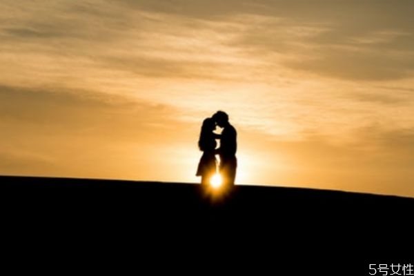 如何對待老公反復(fù)出軌 報復(fù)出軌男的高端方法 如何對待老公反復(fù)出軌 報復(fù)出軌男的高端方法