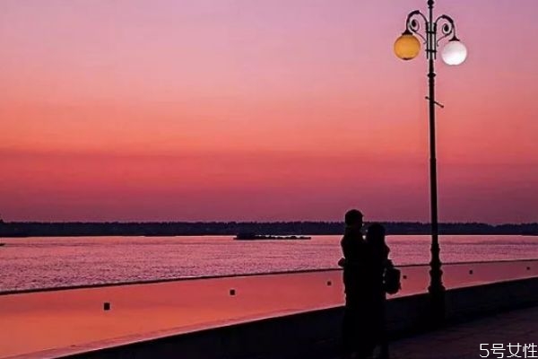 男人冷暴力是想離婚嗎 如何收集丈夫冷暴力證據(jù) 男人冷暴力是想離婚嗎 如何收集丈夫冷暴力證據(jù)