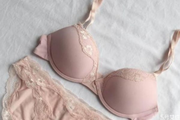 內(nèi)衣發(fā)黃的原因 為什么內(nèi)衣會(huì)發(fā)黃 內(nèi)衣發(fā)黃的原因 為什么內(nèi)衣會(huì)發(fā)黃