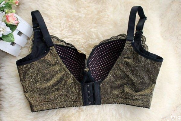 內(nèi)衣發(fā)黃的原因 為什么內(nèi)衣會(huì)發(fā)黃 內(nèi)衣發(fā)黃的原因 為什么內(nèi)衣會(huì)發(fā)黃