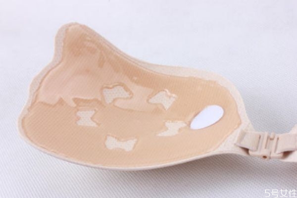 夏天乳貼粘不住怎么辦 夏天乳貼應(yīng)該怎么貼 夏天乳貼粘不住怎么辦 夏天乳貼應(yīng)該怎么貼