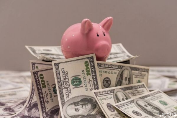 婚后應(yīng)該誰管錢 婚后誰管錢合適 婚后應(yīng)該誰管錢 婚后誰管錢合適