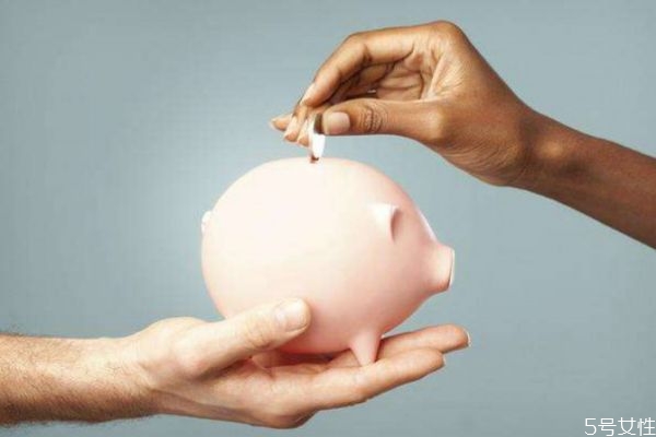 婚后應(yīng)該誰管錢 婚后誰管錢合適 婚后應(yīng)該誰管錢 婚后誰管錢合適