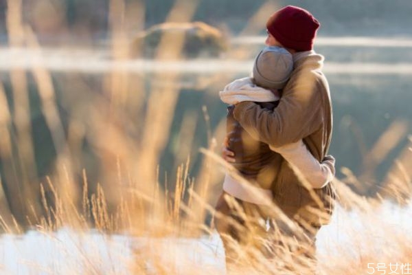 怎么讓夫妻的感情加深 夫妻相處口訣 怎么讓夫妻的感情加深 夫妻相處口訣