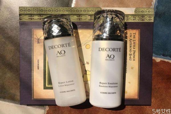 為什么補水后臉油油的 補水后很油如何解決 為什么補水后臉油油的 補水后很油如何解決