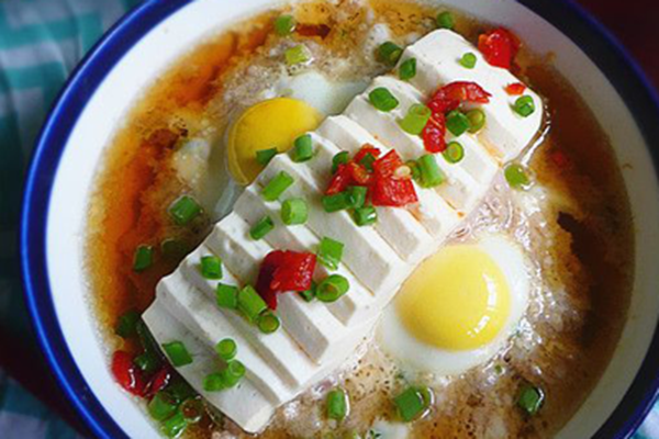 過橋豆腐用嫩豆腐還是老豆腐 過橋豆腐怎么選 過橋豆腐用嫩豆腐還是老豆腐 過橋豆腐怎么選