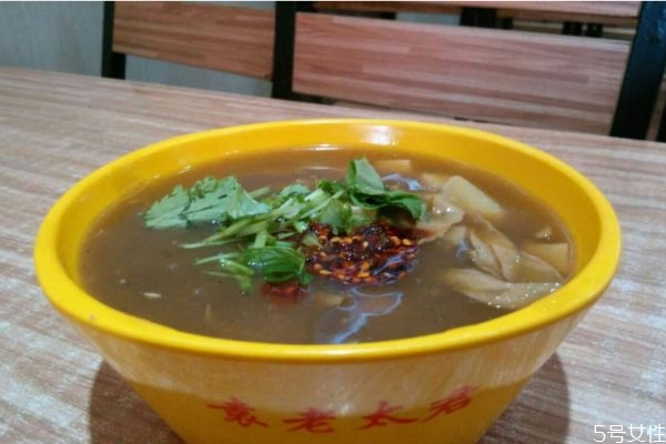 胡辣湯怎么做好吃 胡辣湯的簡(jiǎn)單做法 胡辣湯怎么做好吃 胡辣湯的簡(jiǎn)單做法