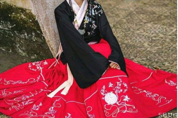 馬面裙的面料 馬面裙一般是什么面料 馬面裙的面料 馬面裙一般是什么面料