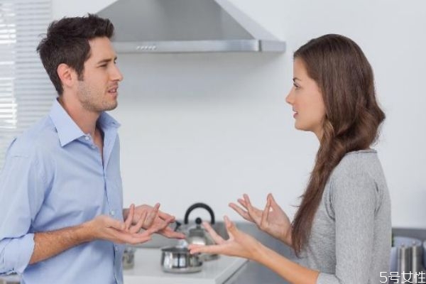 老公在異地出軌怎么辦 老公在外地出軌的表現(xiàn) 老公在異地出軌怎么辦 老公在外地出軌的表現(xiàn)