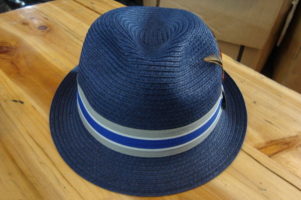 軟塌的帽子怎么撐起來 軟塌的帽子撐起來的方法 軟塌的帽子怎么撐起來 軟塌的帽子撐起來的方法