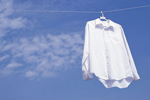 洗好的衣服正曬好反曬好 洗好的衣服正曬還是反曬 洗好的衣服正曬好反曬好 洗好的衣服正曬還是反曬