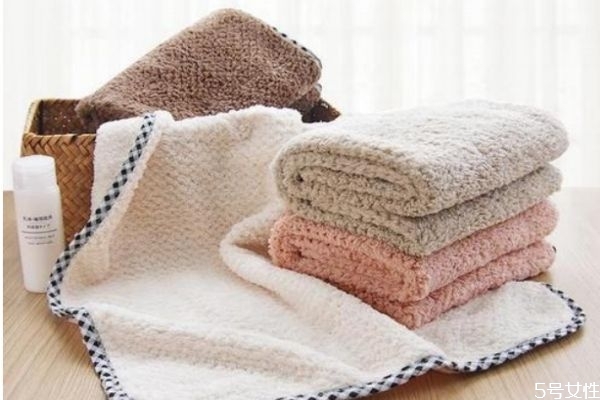 長痘痘可以用紙巾擦臉嗎 長痘痘可以用紙巾擦臉嗎