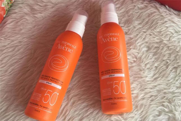 雅漾防曬噴霧孕婦可以用嗎 雅漾防曬噴霧油膩嗎 雅漾防曬噴霧孕婦可以用嗎 雅漾防曬噴霧油膩嗎