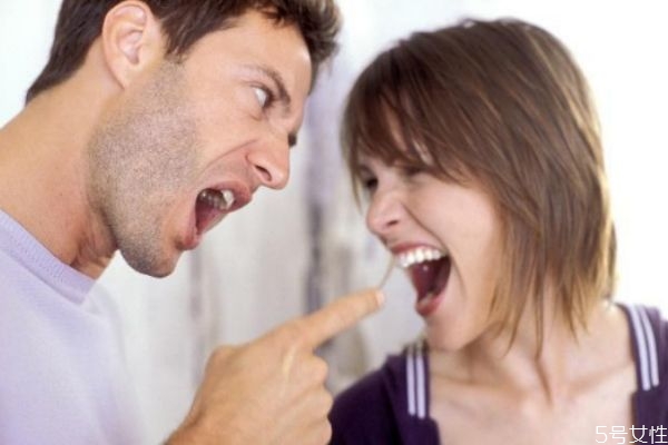 老公在異地出軌怎么辦 老公在外地出軌的表現(xiàn) 老公在異地出軌怎么辦 老公在外地出軌的表現(xiàn)