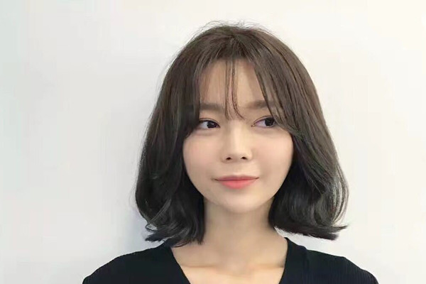 齊脖燙減齡嗎 齊脖燙顯小嗎 齊脖燙減齡嗎 齊脖燙顯小嗎