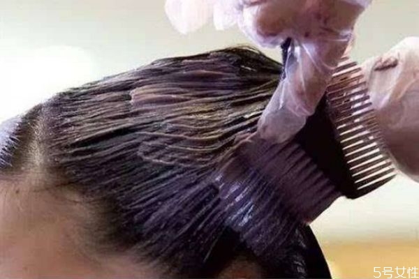 泡泡染發(fā)劑用剩下的可以第二次用嗎 泡泡染發(fā)需要多長(zhǎng)時(shí)間 泡泡染發(fā)劑用剩下的可以第二次用嗎 泡泡染發(fā)需要多長(zhǎng)時(shí)間