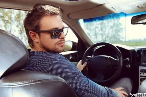 老婆開始厭煩你的表現(xiàn) 如何分辨老婆是不是厭煩你了 老婆開始厭煩你的表現(xiàn) 如何分辨老婆是不是厭煩你了