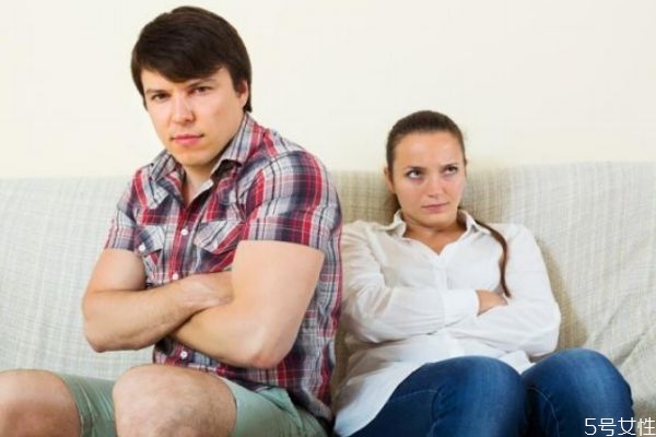 老婆開始厭煩你的表現(xiàn) 如何分辨老婆是不是厭煩你了 老婆開始厭煩你的表現(xiàn) 如何分辨老婆是不是厭煩你了